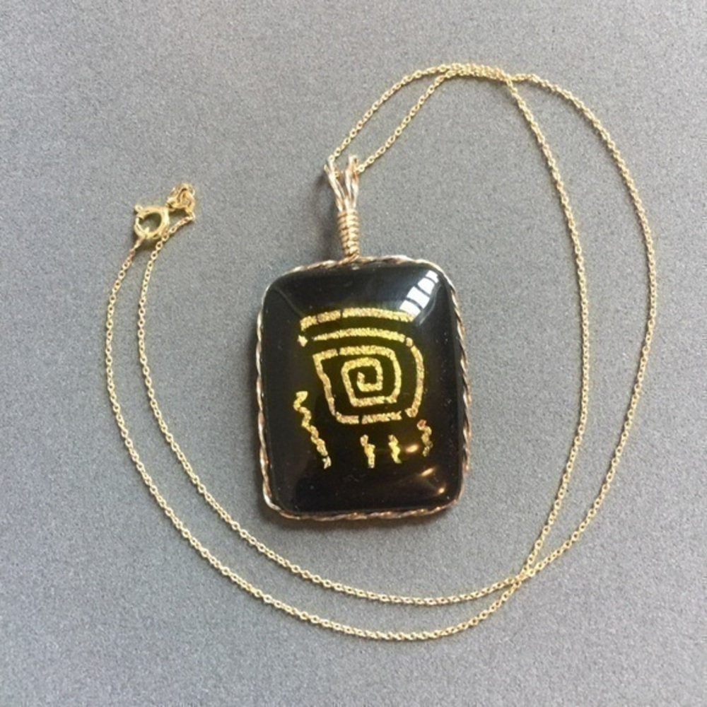 UNIQUE! Sparkly Egyptian Design Gold Plated 18” Necklace